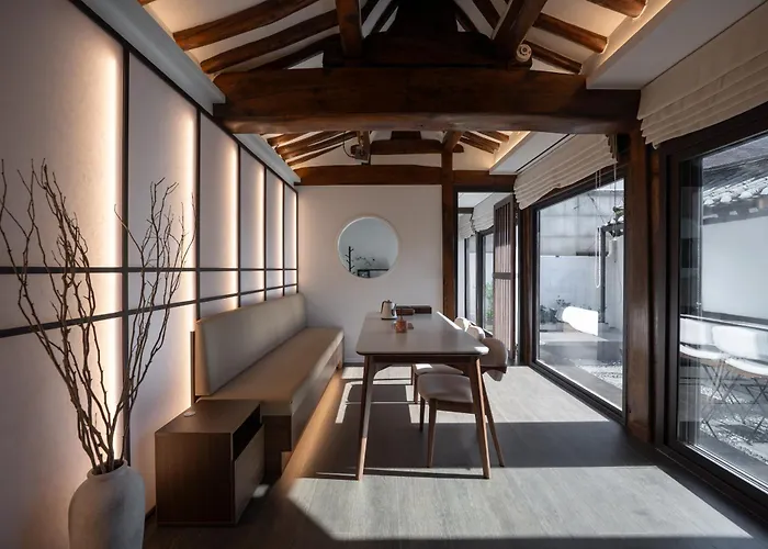 Gurumnal Villa